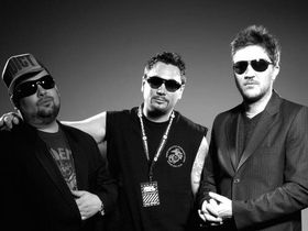 Fun Lovin' Criminals play world's first 'silent gig'